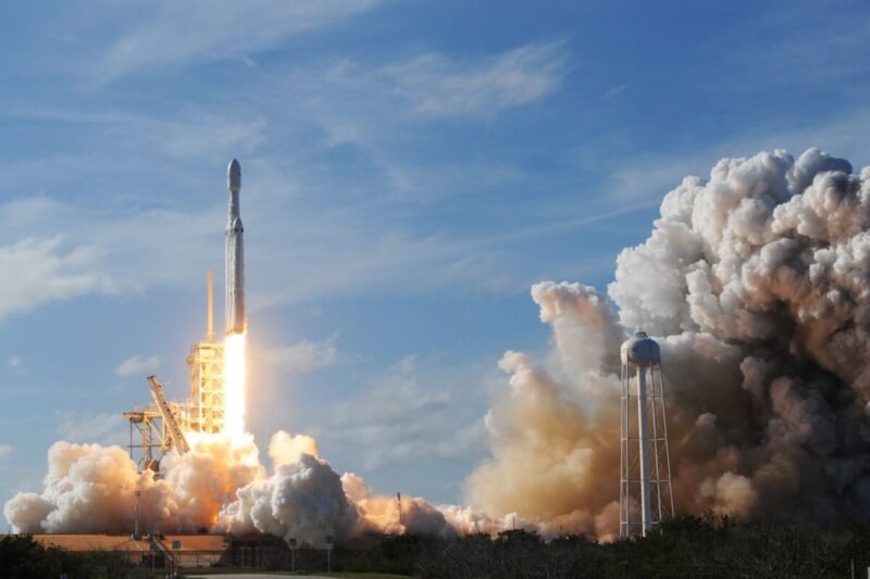 SpaceX 即将上市或分散 Tesla 投资者注意力-xn--mkro2sf1o.com