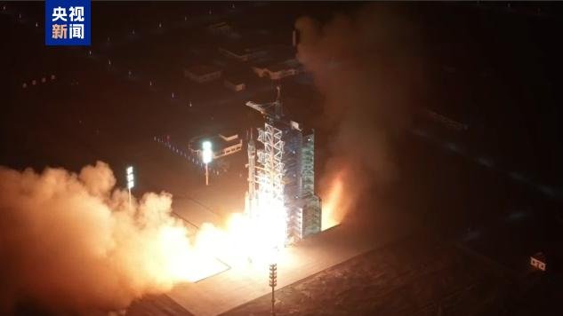 神舟二十三号载人飞船发射升空 三名航天员包括香港航天员黎家盈-xn--mkro2sf1o.com