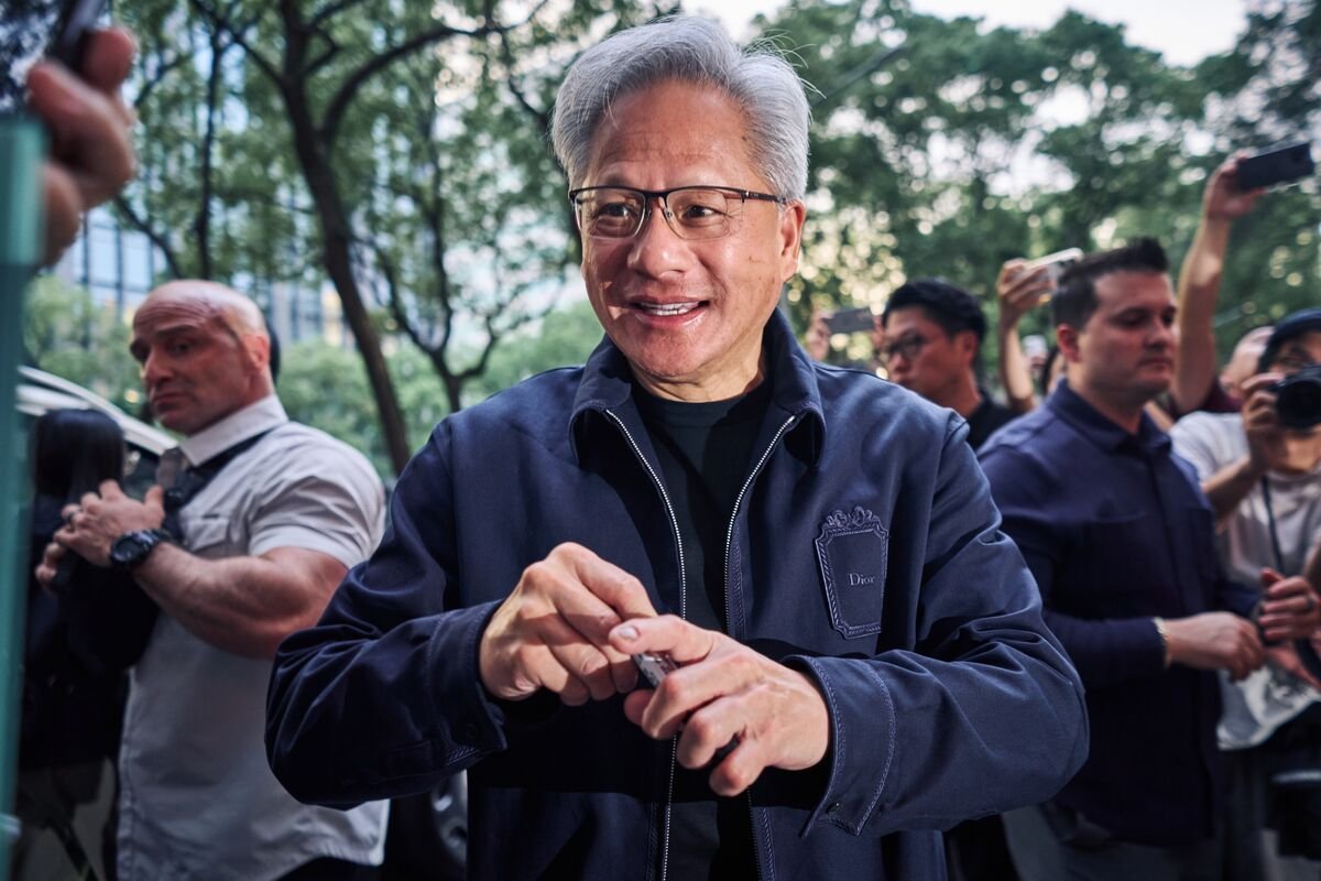 黄仁勋称员工薪酬应尽可能提高