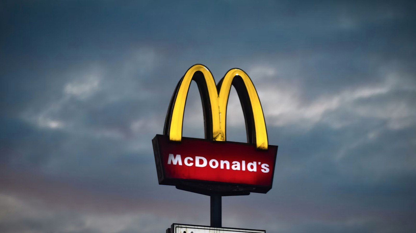 🍔 麦当劳被曝在用 AI 为汉堡“动态定价”