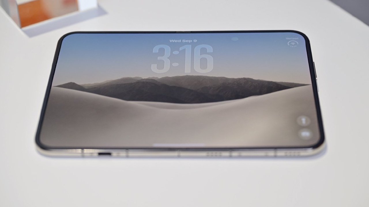 🍏 iPhone Duo 折叠屏盖层可单独更换以减轻折痕